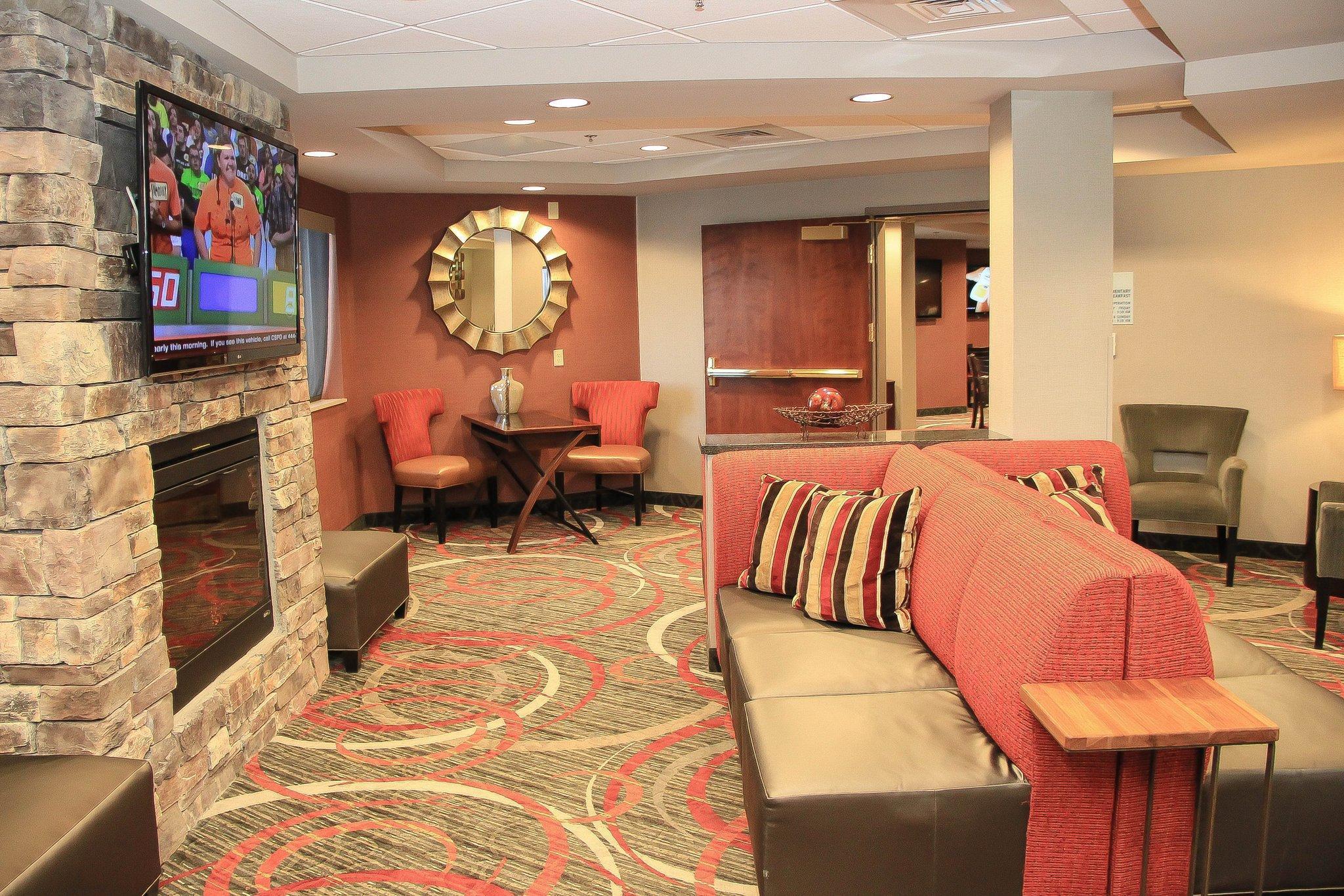 Holiday Inn Express & Suites Colorado Springs-Airport By Ihg Exterior foto